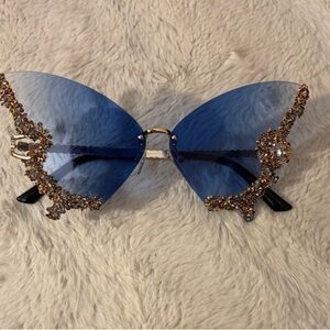 NWOT Elegant Blue Butterfly Sunglasses
